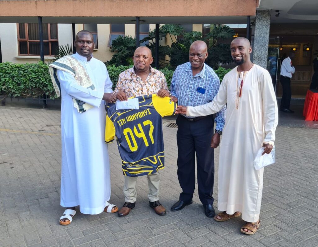 Tim Wanyonyi Boosts Kibra United with Cash Donation